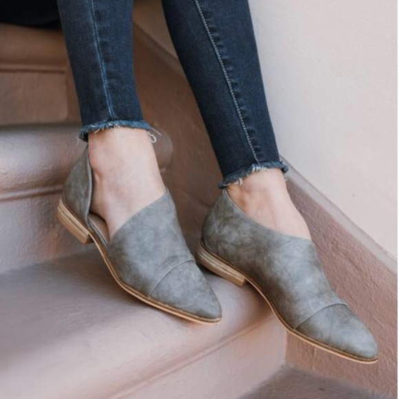 WILA Shoes - 3 LEFT🖤 gray vegan leather open side flats